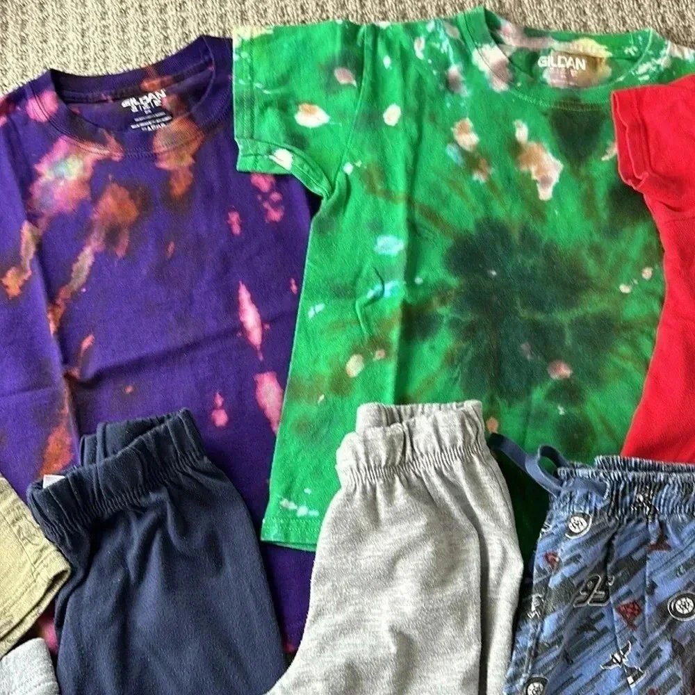 Bundle of 14 pieces of boy’s clothing items 5/6 y olds tops bottoms pj sets